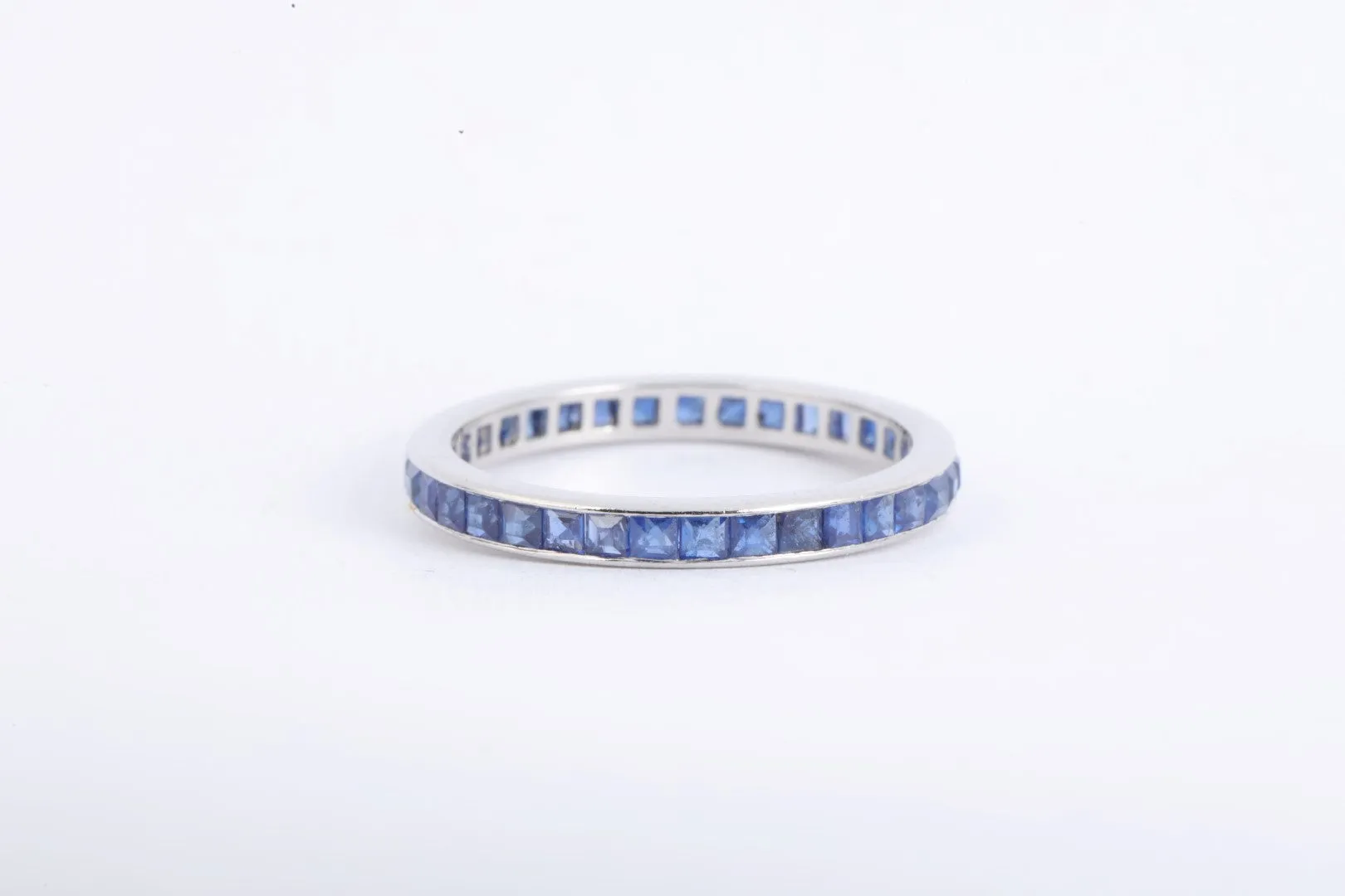 950 Platinum 1.32tcw Sapphire Ring Band Size 6.5 (2.31g.)