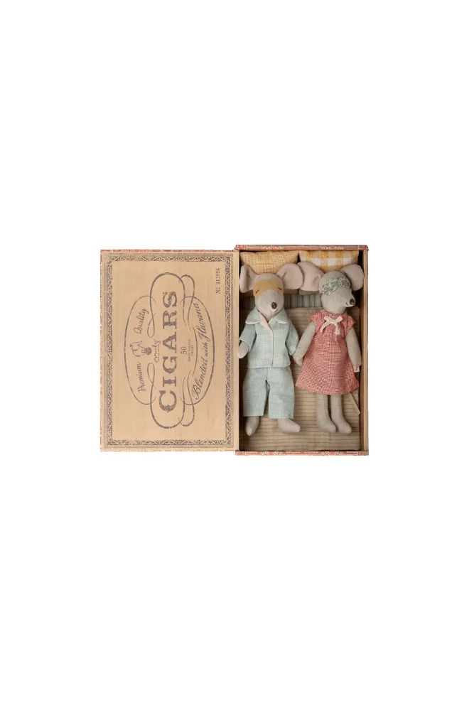 Maileg Mum & Dad Mice in Cigar Box