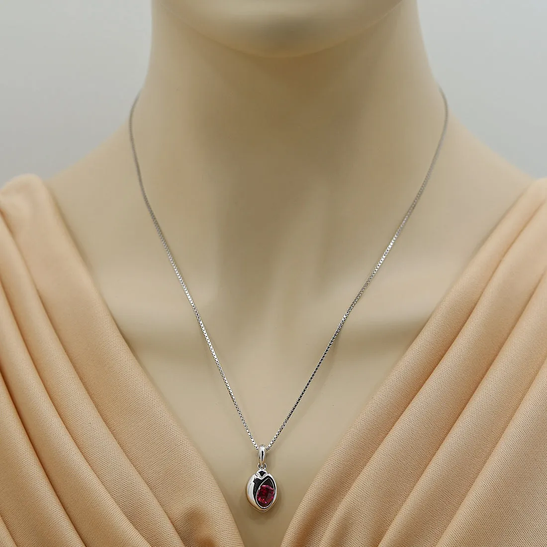 Ruby Pendant Sterling Silver Round Shape 1.25 Carat