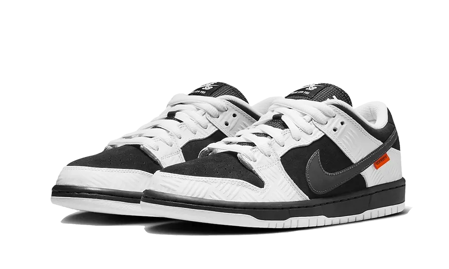 SB Dunk Low TIGHTBOOTH