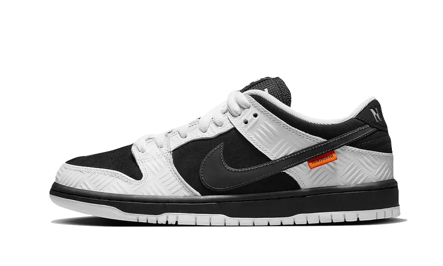 SB Dunk Low TIGHTBOOTH